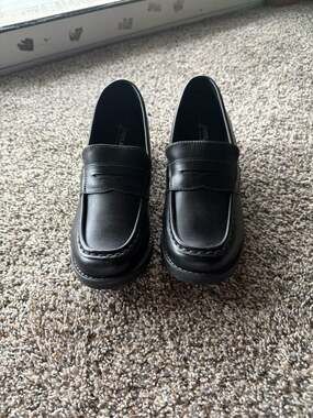 Eastland Womens Black Holly Penny Loafers Lug Sole Shoes